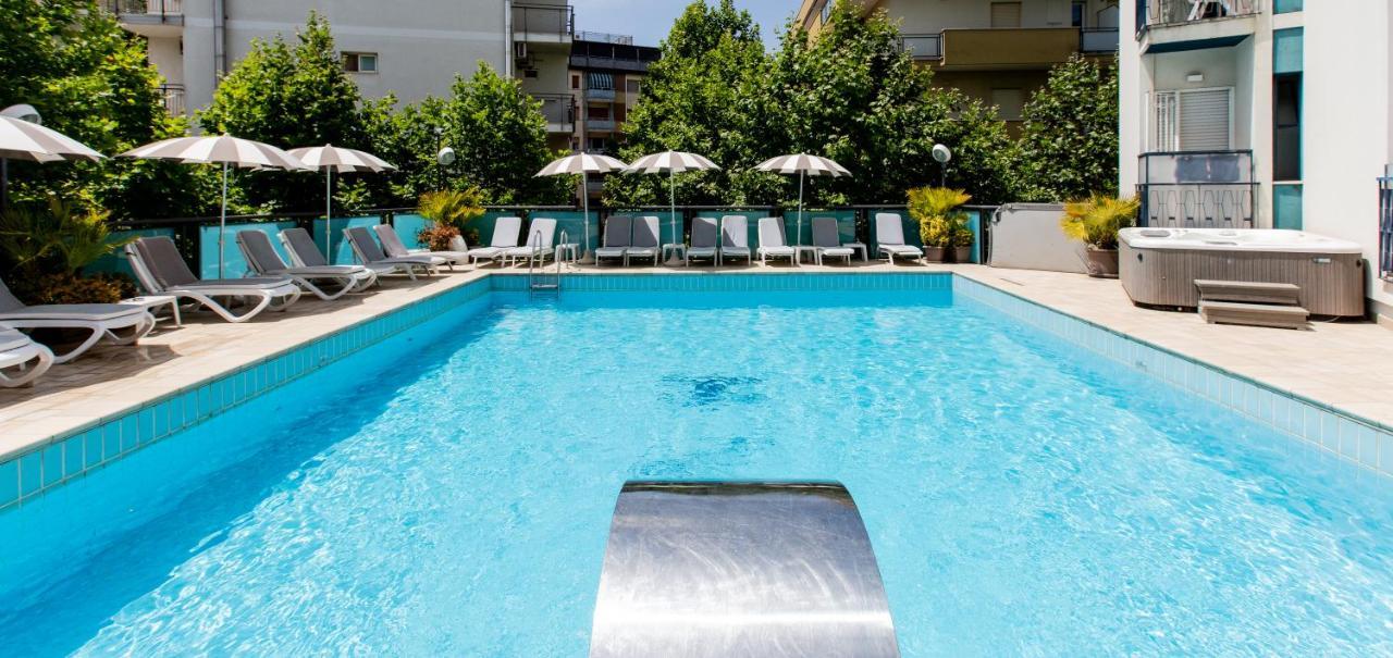 Hotel Verona 체제나티코 외부 사진