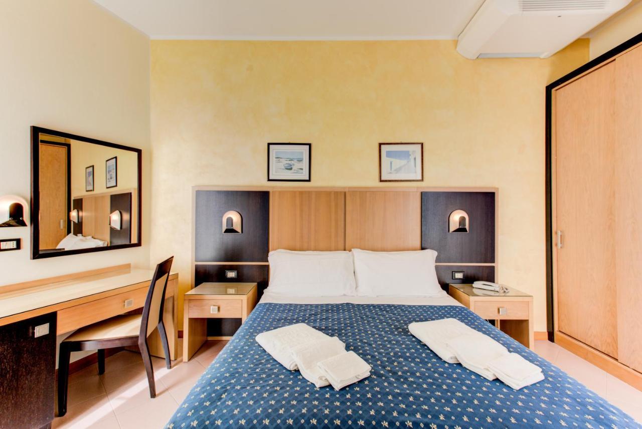 Hotel Verona 체제나티코 외부 사진