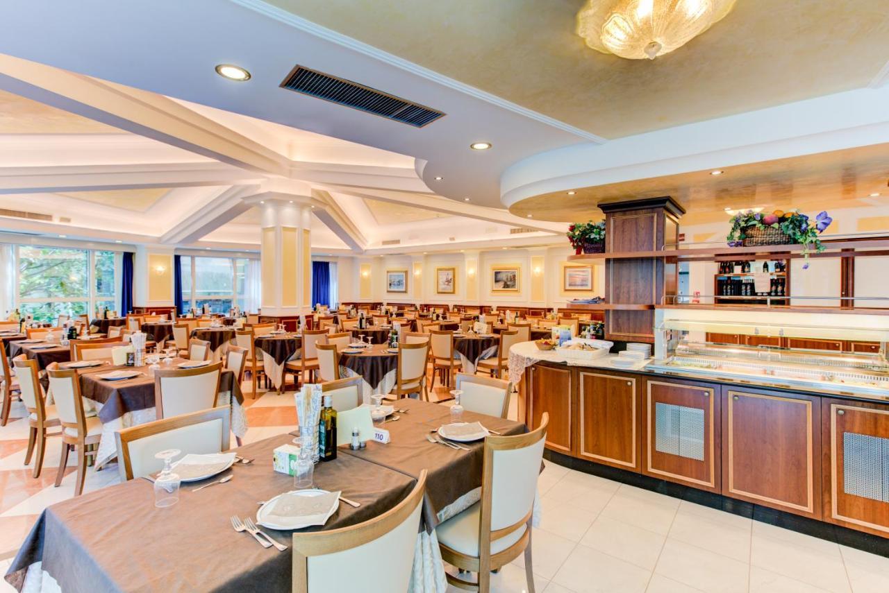 Hotel Verona 체제나티코 외부 사진
