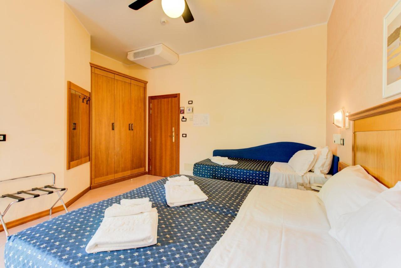 Hotel Verona 체제나티코 외부 사진