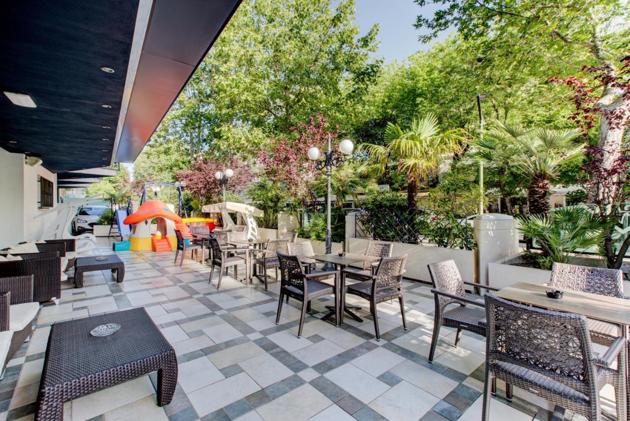 Hotel Verona 체제나티코 외부 사진