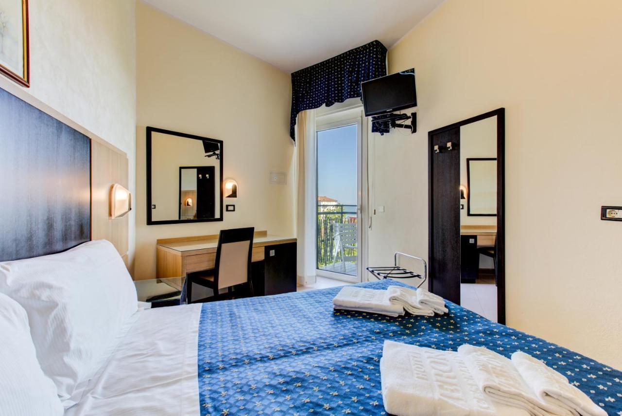 Hotel Verona 체제나티코 외부 사진