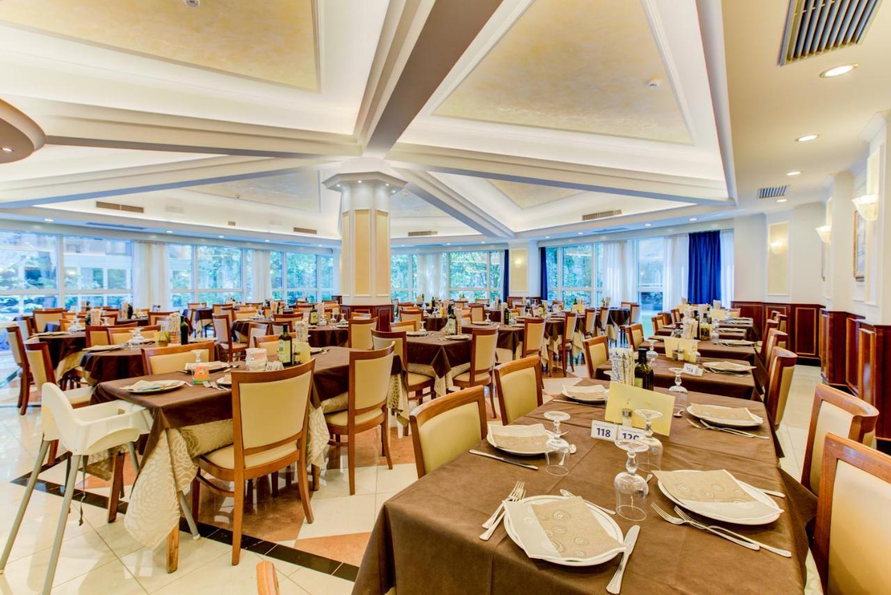 Hotel Verona 체제나티코 외부 사진