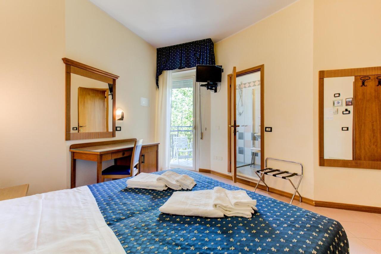 Hotel Verona 체제나티코 외부 사진