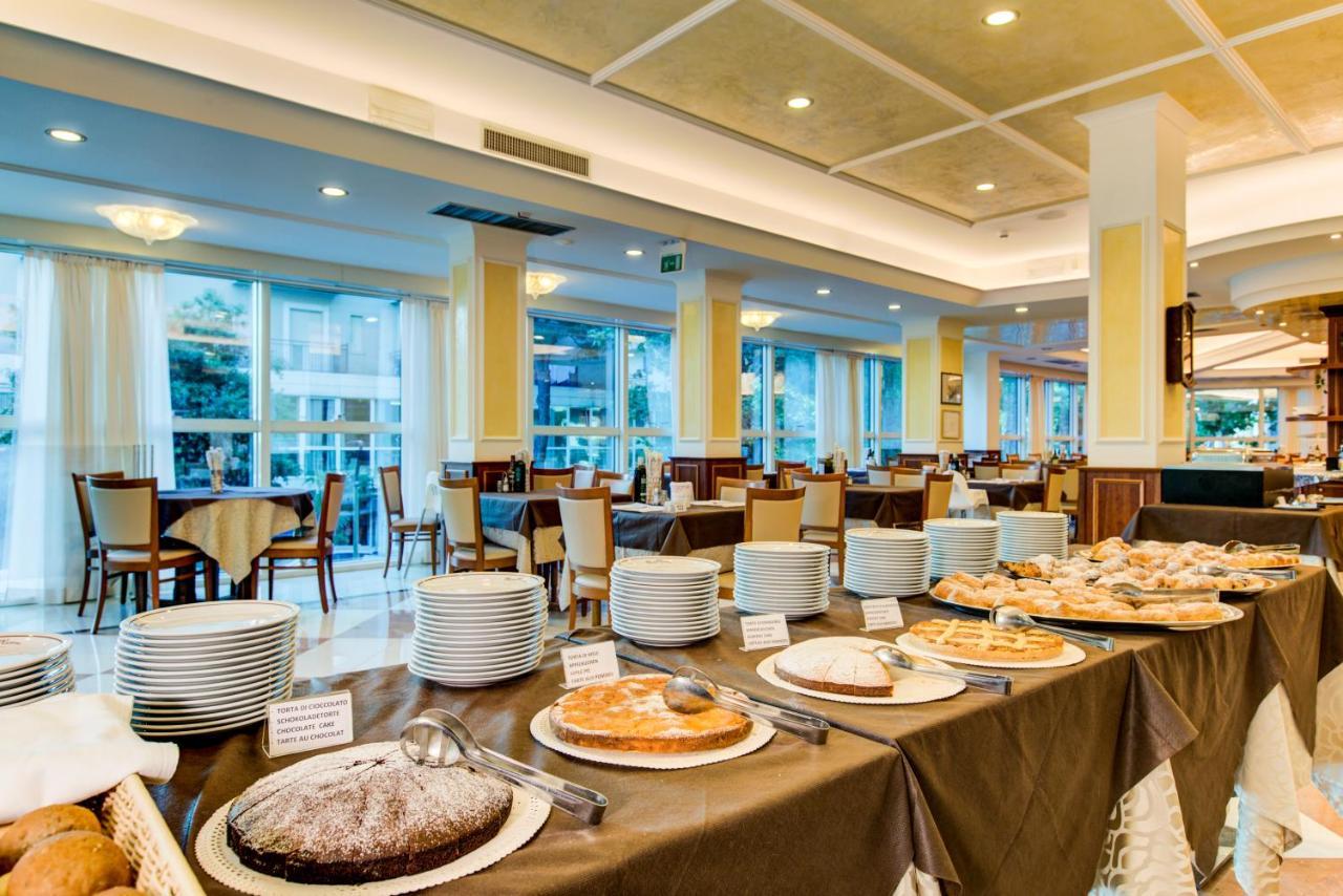 Hotel Verona 체제나티코 외부 사진