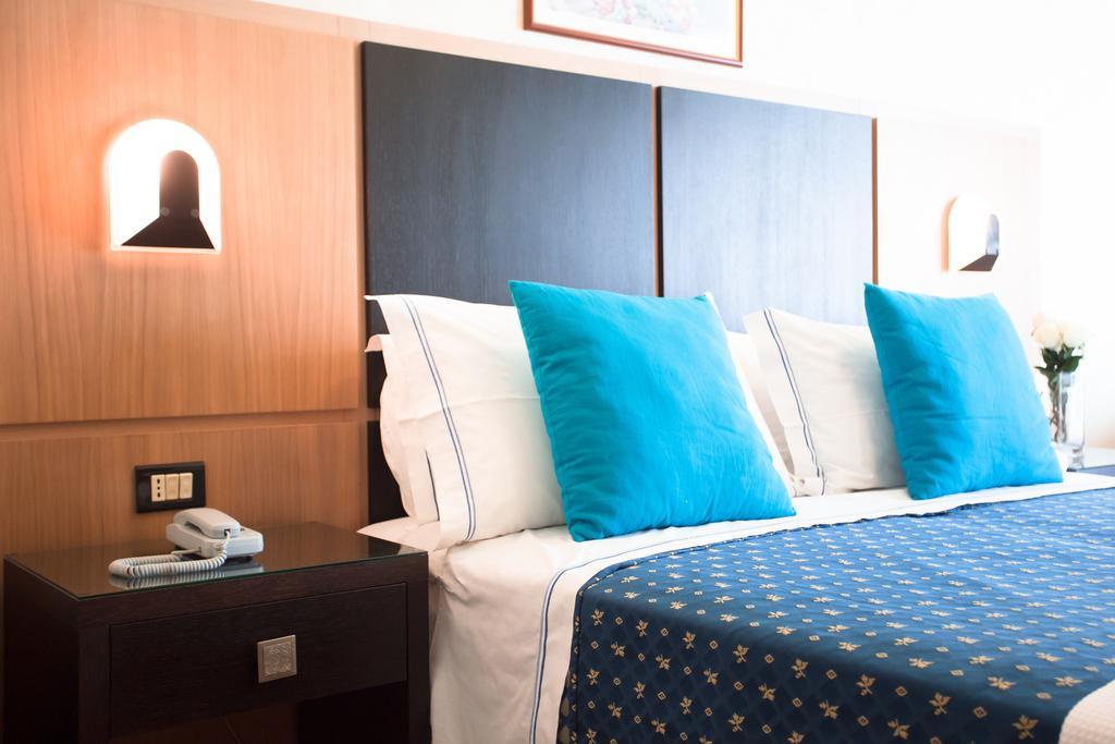 Hotel Verona 체제나티코 객실 사진