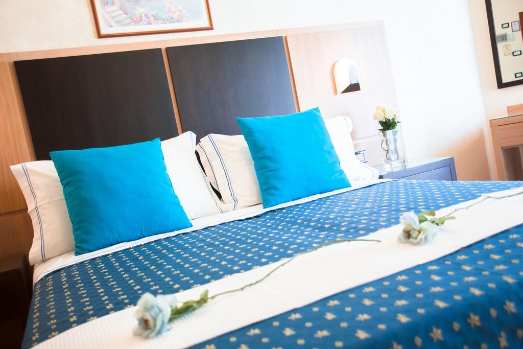 Hotel Verona 체제나티코 객실 사진