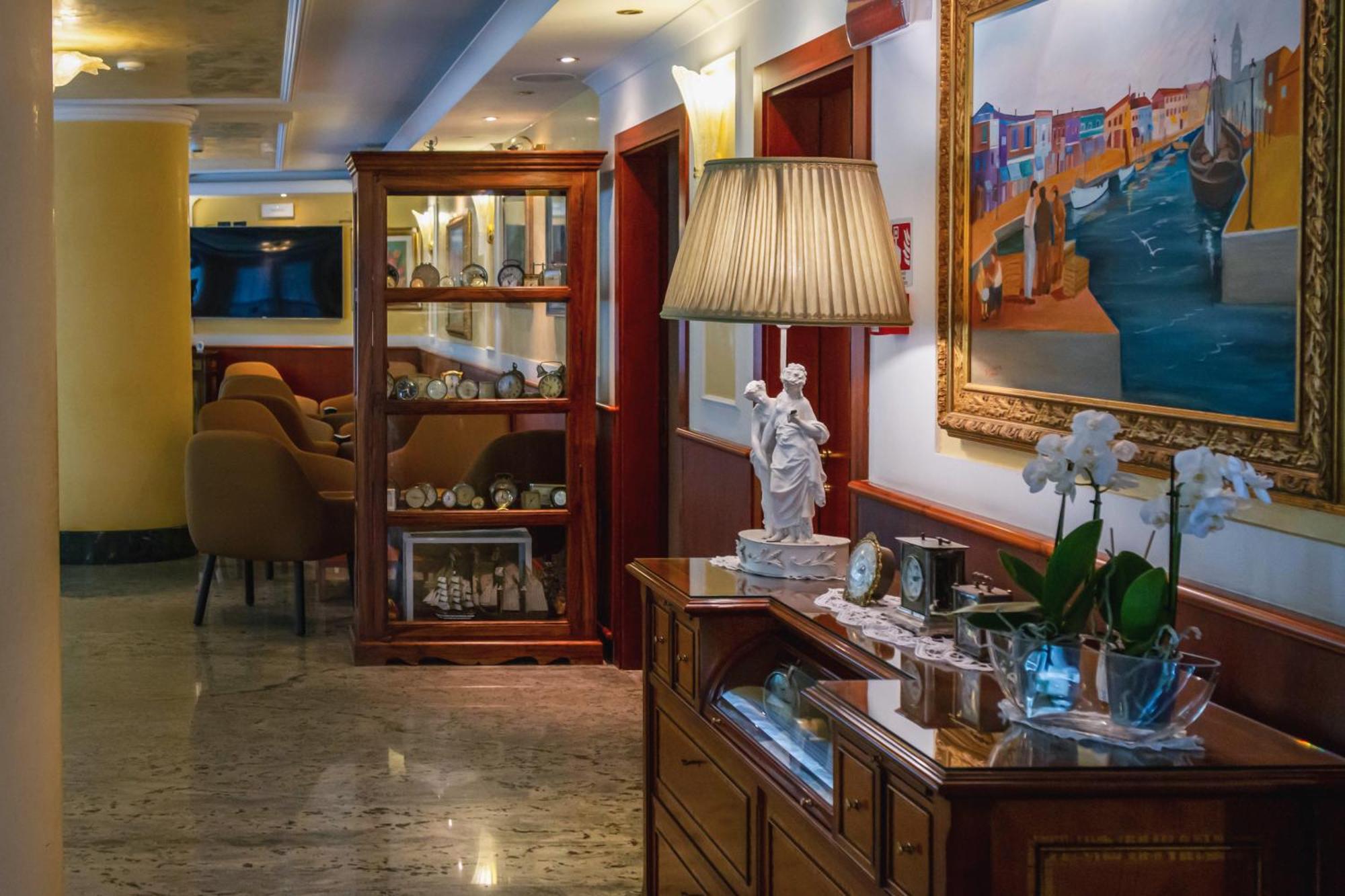 Hotel Verona 체제나티코 외부 사진