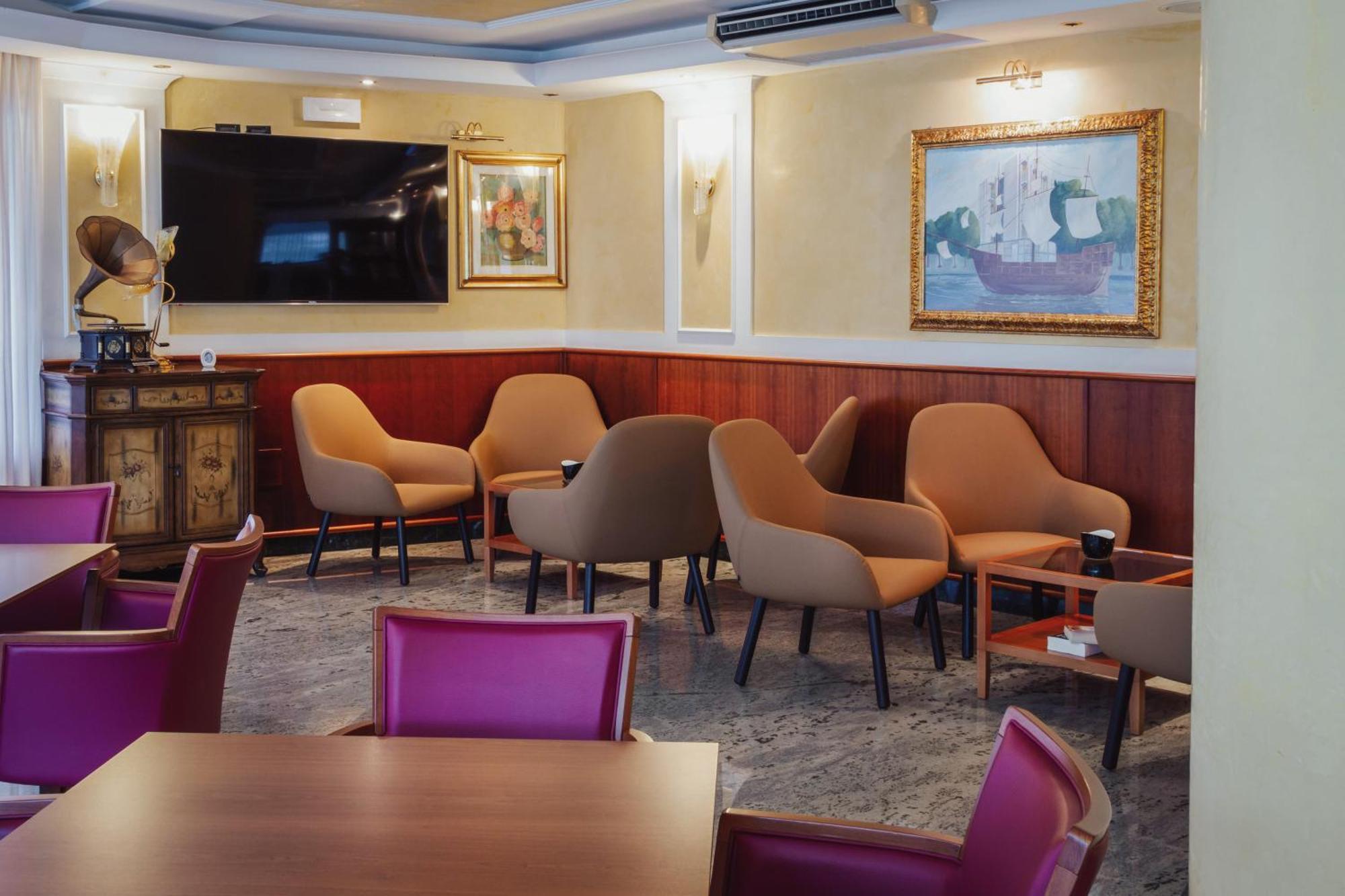 Hotel Verona 체제나티코 외부 사진