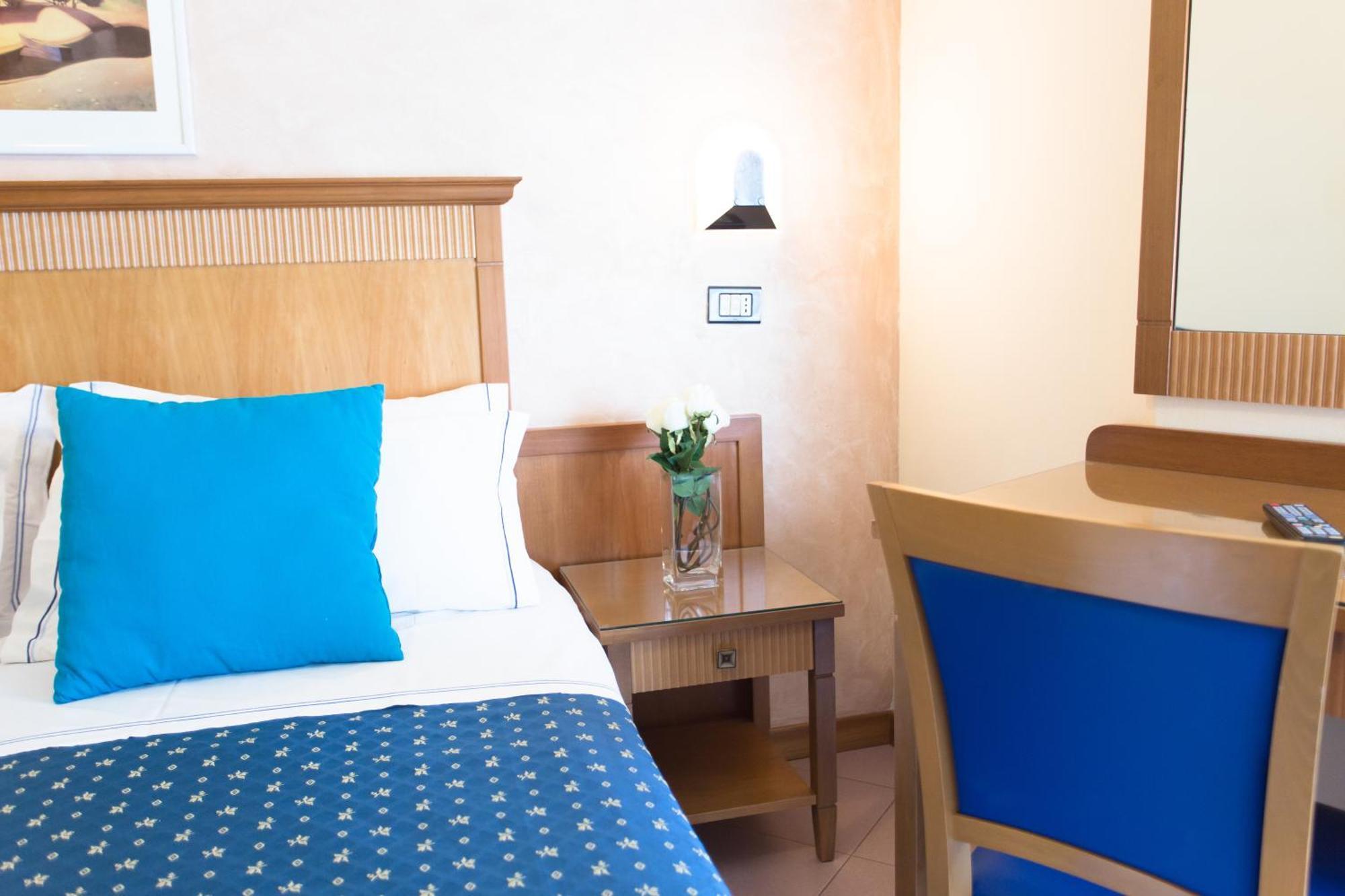 Hotel Verona 체제나티코 객실 사진